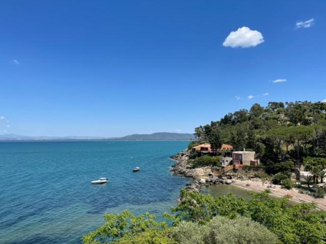 Appartamento "Casa Girasole" Con Accesso Diretto Alla Spiaggia Porto Santo Stefano  Exterior photo